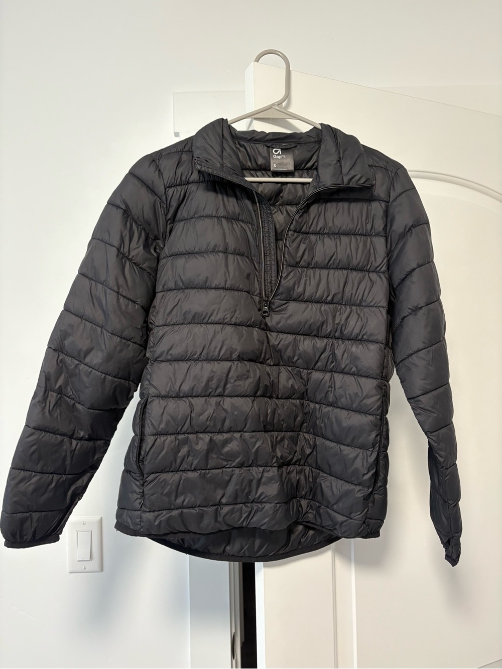 GAP Black Quilted Packable Pullover Puffer